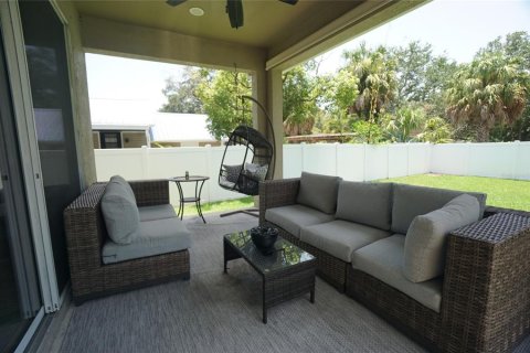 House in Tampa, Florida 4 bedrooms, 220.92 sq.m. № 2209774 - photo 5