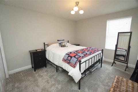 House in Tampa, Florida 4 bedrooms, 220.92 sq.m. № 2209774 - photo 12
