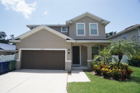 House in Tampa, Florida 4 bedrooms, 220.92 sq.m. № 2209774