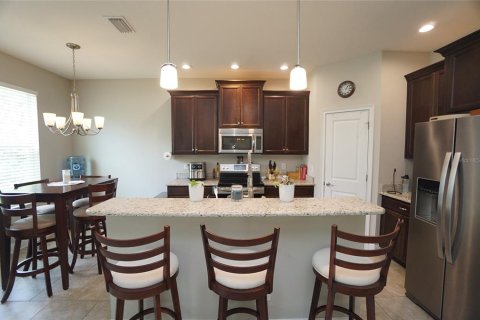 House in Tampa, Florida 4 bedrooms, 220.92 sq.m. № 2209774 - photo 8