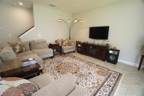 House in Tampa, Florida 4 bedrooms, 220.92 sq.m. № 2209774 - photo 4