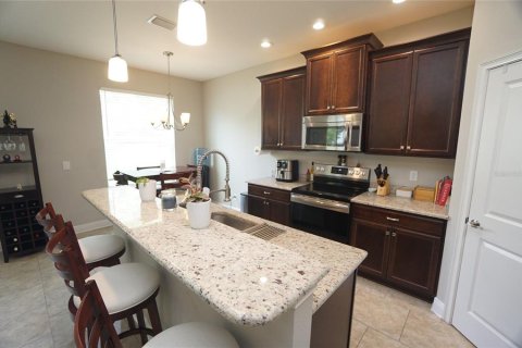 House in Tampa, Florida 4 bedrooms, 220.92 sq.m. № 2209774 - photo 9
