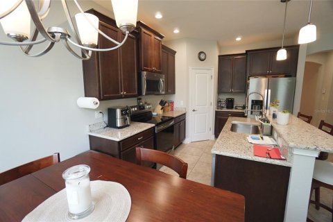 House in Tampa, Florida 4 bedrooms, 220.92 sq.m. № 2209774 - photo 10