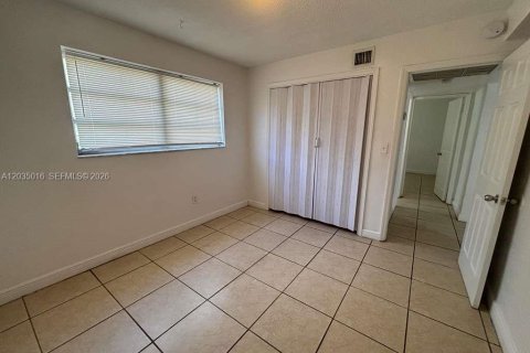 Appartement à louer à Miami, Floride: 2 chambres, 75.25 m2 № 2084224 - photo 3