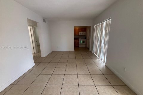 Appartement à louer à Miami, Floride: 2 chambres, 75.25 m2 № 2084224 - photo 8