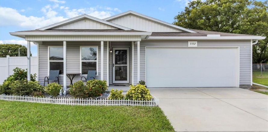 House in Spring Hill, Florida 4 bedrooms, 128.95 sq.m. № 1876265
