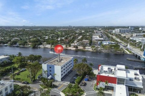 Снять в аренду квартиру в Помпано-Бич, Флорида 3 комнаты, 104.14м2, № 2083887 - фото 3