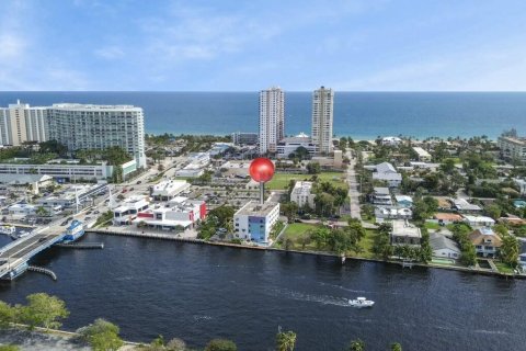 Снять в аренду квартиру в Помпано-Бич, Флорида 3 комнаты, 104.14м2, № 2083887 - фото 2