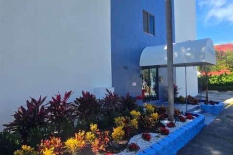 Снять в аренду квартиру в Помпано-Бич, Флорида 3 комнаты, 104.14м2, № 2083887 - фото 7
