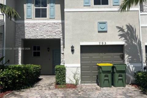 Townhouse in Homestead, Florida 3 bedrooms, 159.05 sq.m. № 2401354
