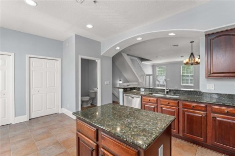 Touwnhouse à vendre à Orlando, Floride: 3 chambres, 173.82 m2 № 2096666 - photo 10