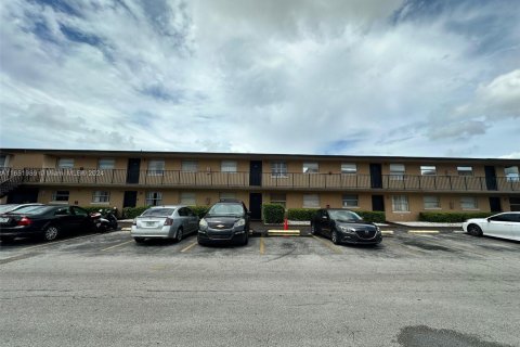 Copropriété à vendre à Hialeah, Floride: 3 chambres, 78.69 m2 № 1985097 - photo 3