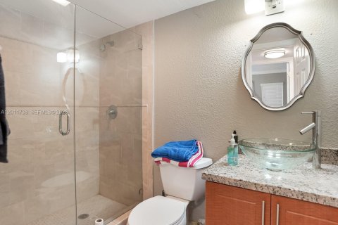 Condo in Sunrise, Florida, 2 bedrooms  № 2074903 - photo 17