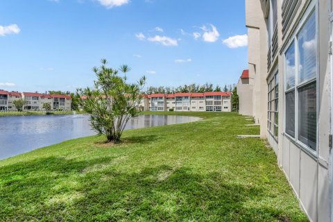 Condo in Sunrise, Florida, 2 bedrooms  № 2074903 - photo 28
