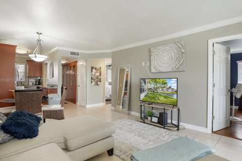 Condo in Sunrise, Florida, 2 bedrooms  № 2074903 - photo 8