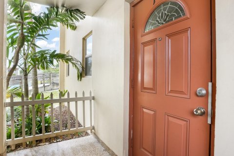 Condo in Sunrise, Florida, 2 bedrooms  № 2074903 - photo 25