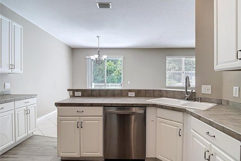 House in Wesley Chapel, Florida 3 bedrooms, 159.98 sq.m. № 1895122 - photo 20