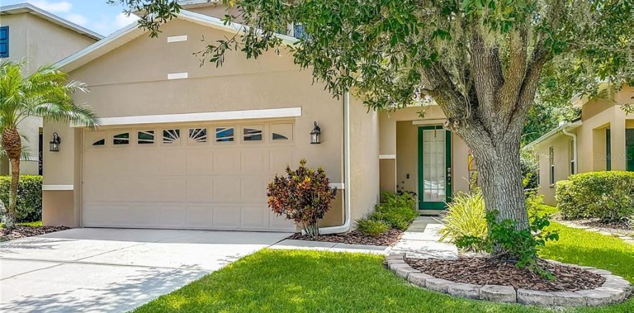 House in Wesley Chapel, Florida 3 bedrooms, 159.98 sq.m. № 1895122