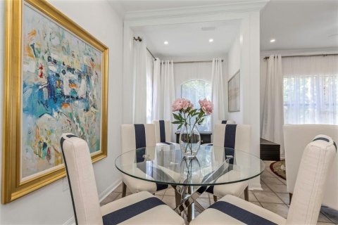Condo in Palm Harbor, Florida, 2 bedrooms № 2201030 - photo 12