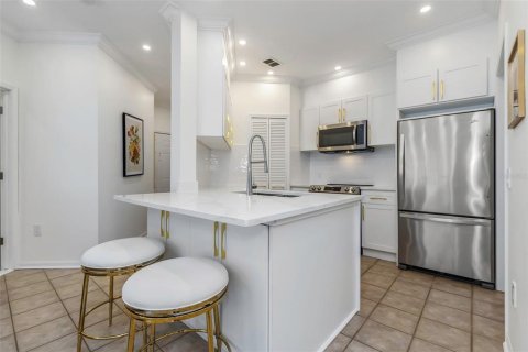 Condo in Palm Harbor, Florida, 2 bedrooms № 2201030 - photo 3