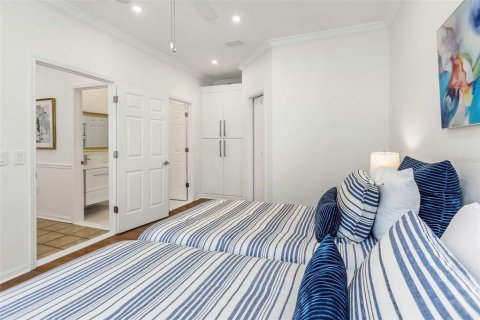 Condo in Palm Harbor, Florida, 2 bedrooms № 2201030 - photo 25