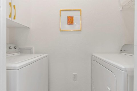 Condo in Palm Harbor, Florida, 2 bedrooms № 2201030 - photo 30
