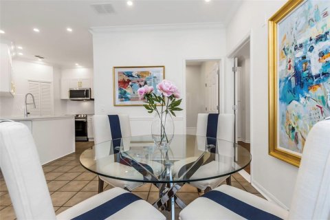 Condo in Palm Harbor, Florida, 2 bedrooms № 2201030 - photo 14