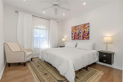 Condo in Palm Harbor, Florida, 2 bedrooms № 2201030 - photo 19