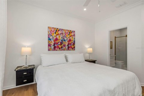 Condo in Palm Harbor, Florida, 2 bedrooms № 2201030 - photo 20