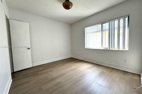 Appartement à louer à Miami Springs, Floride: 1 chambre, 622.07 m2 № 1986106 - photo 9