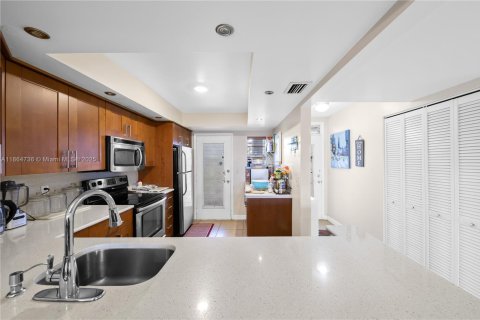 Copropriété à vendre à Lauderdale Lakes, Floride: 2 chambres, 94.85 m2 № 1892797 - photo 5