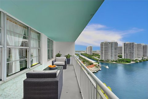 Condo in Sunny Isles Beach, Florida, 2 bedrooms  № 1832310 - photo 14