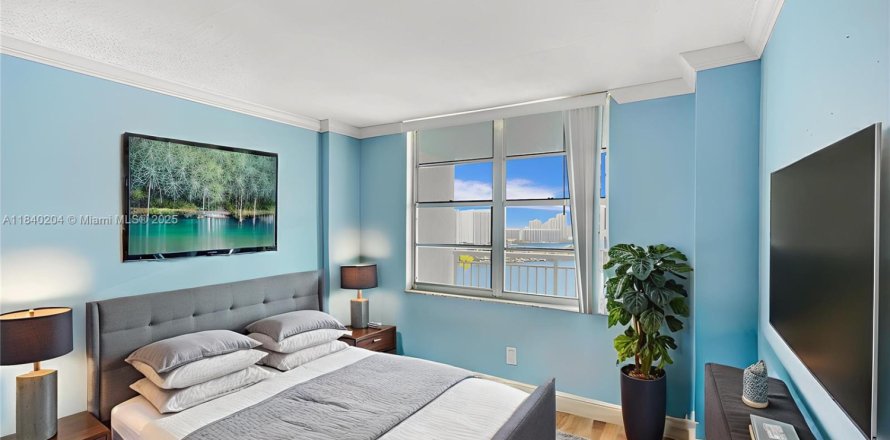 Condo in Sunny Isles Beach, Florida, 2 bedrooms  № 1832310