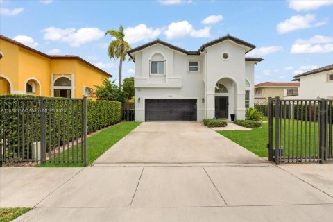 Купить виллу или дом в Майами, Флорида 3 спальни, 194.07м2, № 1949580 - фото 2
