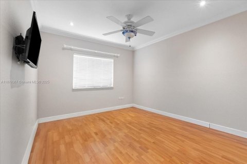 Купить виллу или дом в Майами, Флорида 3 спальни, 194.07м2, № 1949580 - фото 22