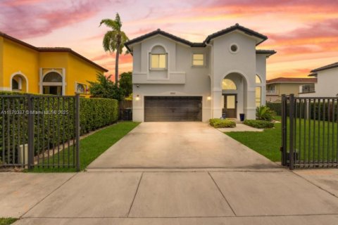 Купить виллу или дом в Майами, Флорида 3 спальни, 194.07м2, № 1949580 - фото 1