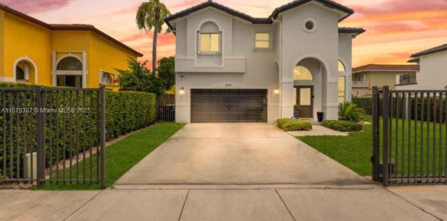 Дом в Майами, Флорида 3 спальни, 194.07м2 № 1949580