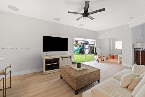 Купить виллу или дом в Майами, Флорида 3 спальни, 194.07м2, № 1949580 - фото 17