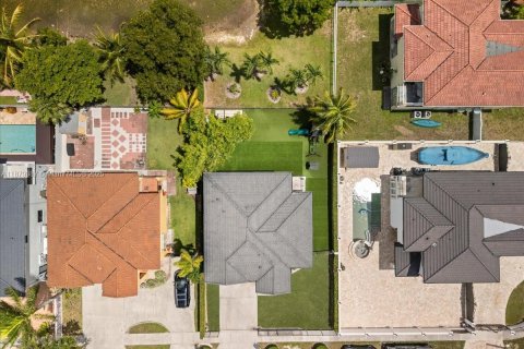 Купить виллу или дом в Майами, Флорида 3 спальни, 194.07м2, № 1949580 - фото 30