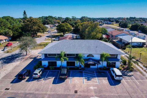 Propiedad comercial en alquiler en Edgewater, Florida, 551.93 m2 № 1845133 - foto 3