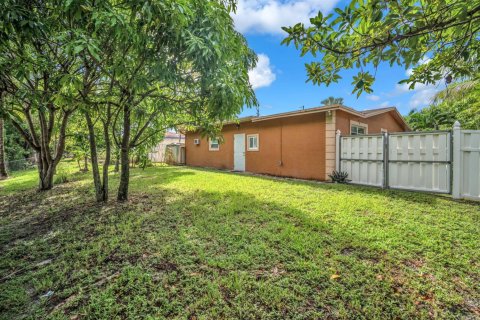 Villa ou maison à louer à Sunrise, Floride: 3 chambres, 145.3 m2 № 2411799 - photo 29