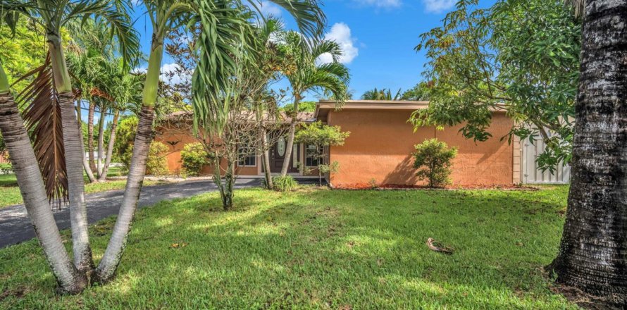 Villa ou maison à Sunrise, Floride 3 chambres, 145.3 m2 № 2411799