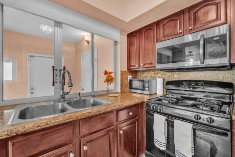 Villa ou maison à louer à Sunrise, Floride: 3 chambres, 145.3 m2 № 2411799 - photo 9