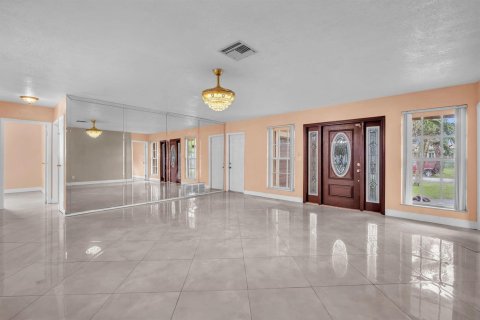 Villa ou maison à louer à Sunrise, Floride: 3 chambres, 145.3 m2 № 2411799 - photo 3