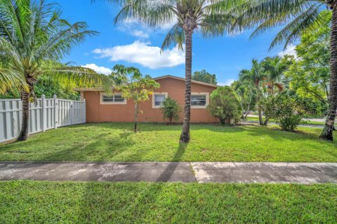 Villa ou maison à louer à Sunrise, Floride: 3 chambres, 145.3 m2 № 2411799 - photo 27
