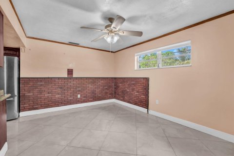 Villa ou maison à louer à Sunrise, Floride: 3 chambres, 145.3 m2 № 2411799 - photo 15