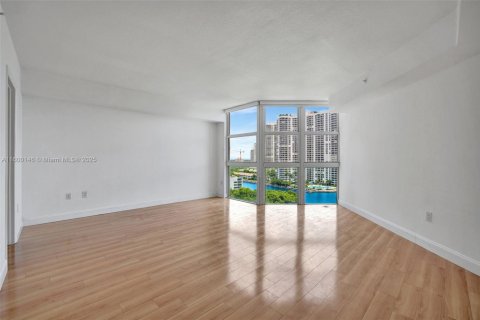 Condo in Aventura, Florida, 3 bedrooms  № 1713095 - photo 25