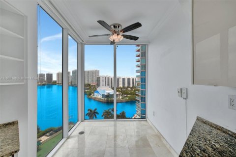 Condo in Aventura, Florida, 3 bedrooms  № 1713095 - photo 18