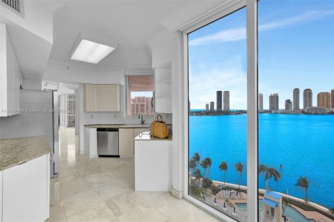 Condo in Aventura, Florida, 3 bedrooms  № 1713095 - photo 16