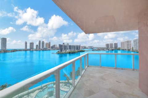 Condo in Aventura, Florida, 3 bedrooms  № 1713095 - photo 8
